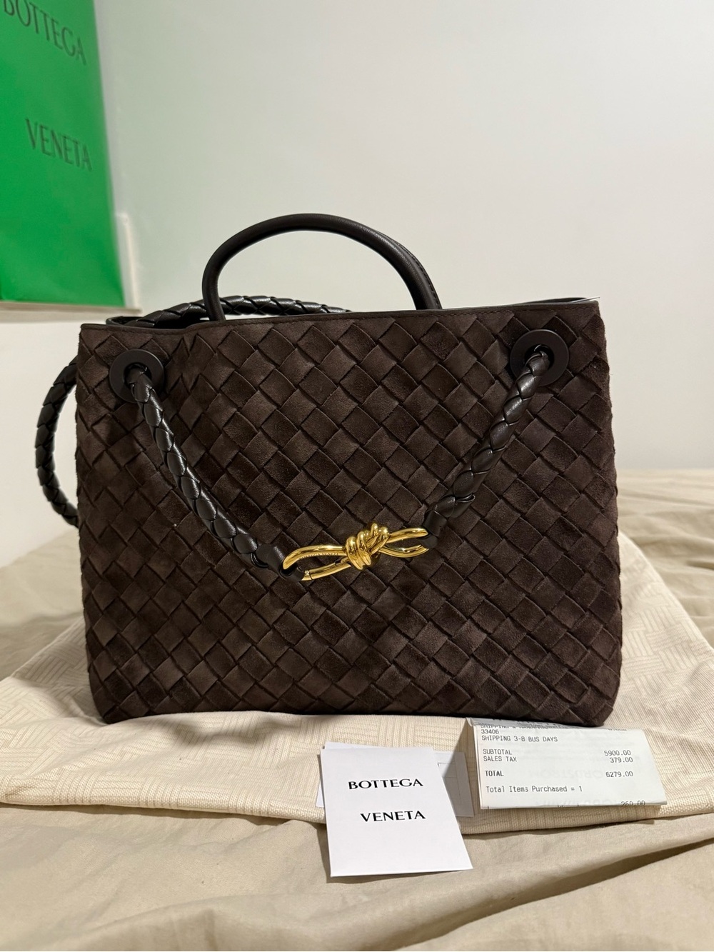 Bottega Veneta Andiamo Suede medium Fondant - Picture 1 of 13